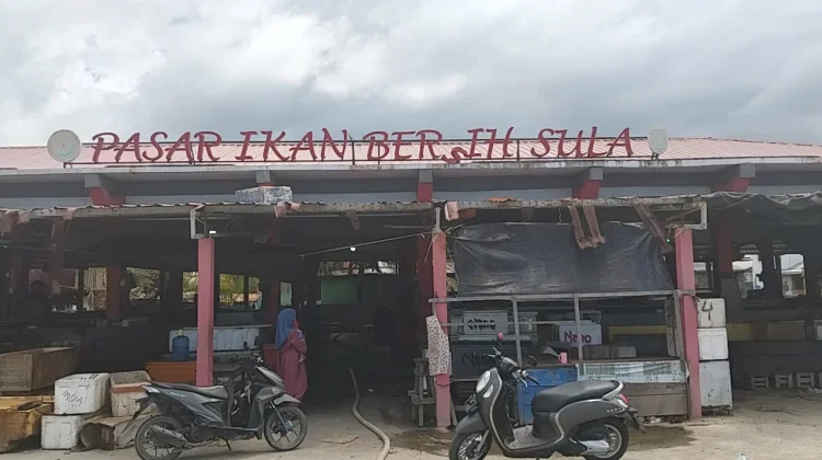Harga Ikan di Pasar Bersih Sula Melonjak Akibat Cuaca Ekstrem
