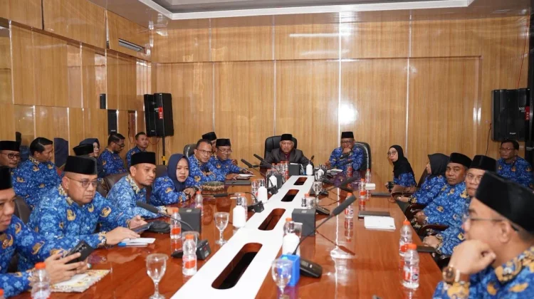Hari Libur Nasional, Wagub Malut Kumpul Pimpinan OPD Evaluasi Kinerja