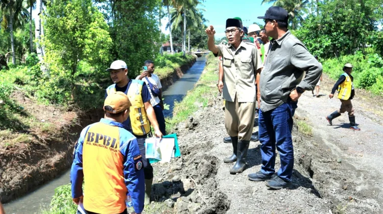 Bupati Haltim Pastikan Penanganan Banjir Dorolamo dan Martana Jaya Berlanjut