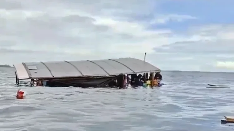 Rakit Terbalik di Taliabu, Puluhan Penumpang Dievakuasi Selamat