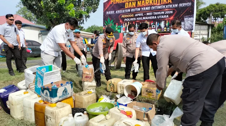 Polres Halut Musnahkan Ratusan Liter Miras dan Barang Bukti Narkoba