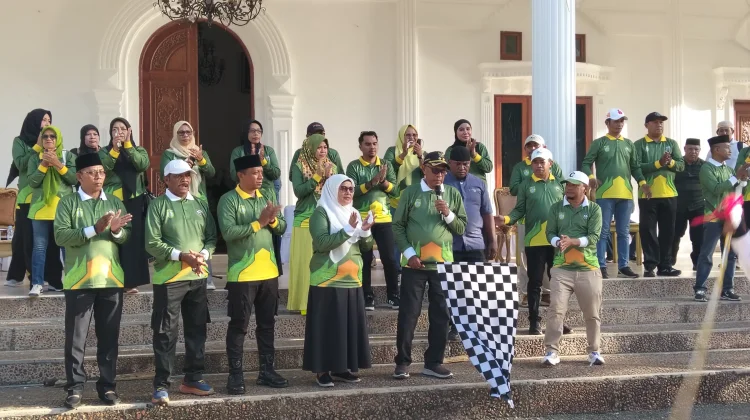 Wakil Bupati Sula Lepas Peserta Pawai Ta'aruf MTQ XI Tingkat Kabupaten