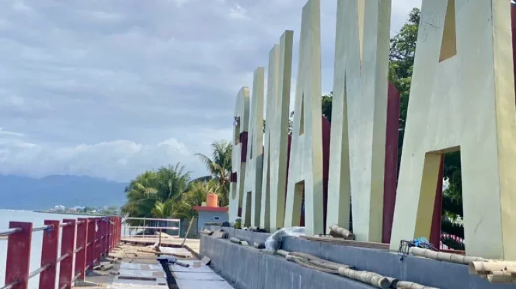 Dinas PUPR Kepulauan Sula Rehab Taman Mangon