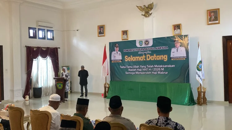 Bupati Sambut Hangat Kepulangan Jemaah Haji di Sula