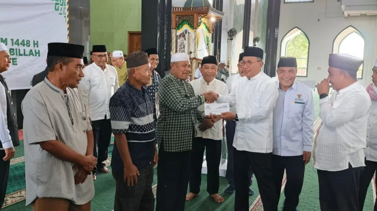 Baznas Ternate Salurkan Rp160 Juta untuk Imam dan Badan Syara