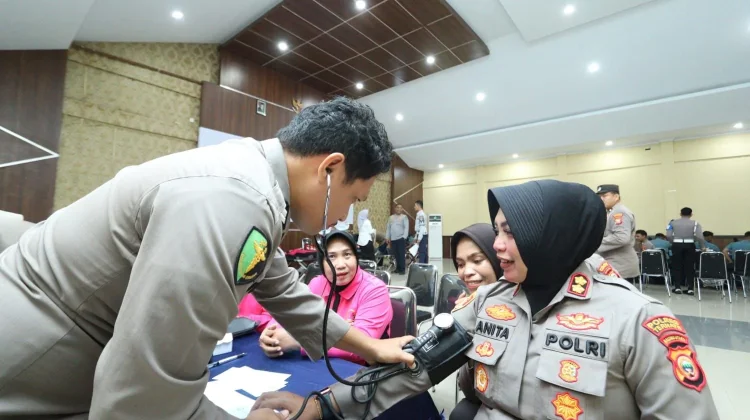 Donor Darah dan Cek Kesehatan Meriahkan HUT Bhayangkara
