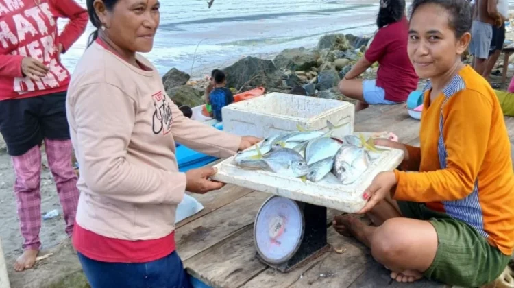 Lomba Mancing Meriahkan Festival Teluk Buli Ke-140