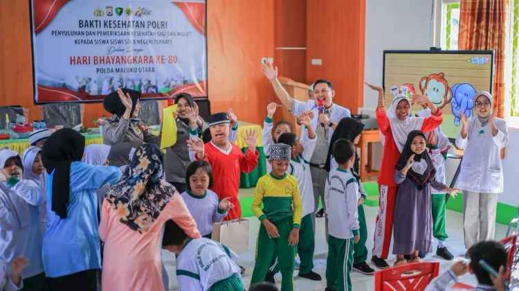 Polda Malut Gelar Bakti Kesehatan bagi Siswa SDLB