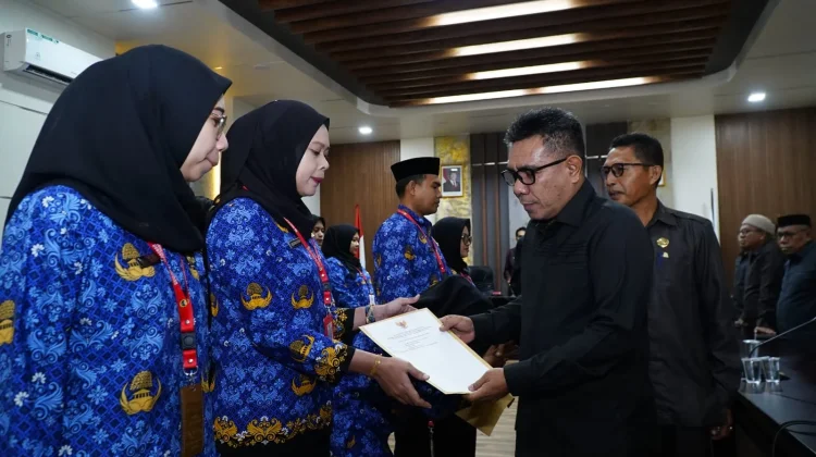 21 ASN Terima SK Pengangkatan, Ahmad Laiman Ingatkan Pentingnya Pelayanan Publik