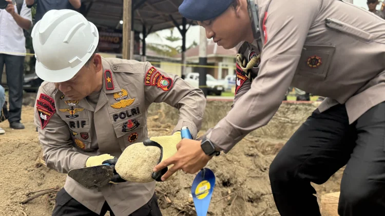 Kunker, Kapolda Peletakan Batu Pertama SPKT Polres Halmahera Tengah