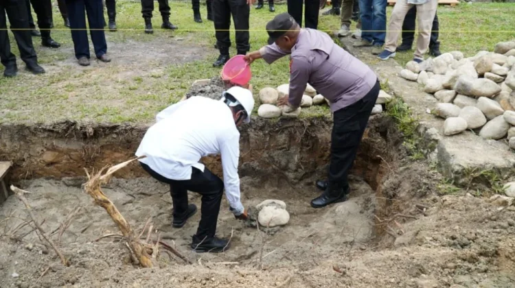 Wabup Halteng dan Kapolda Letakkan Batu Pertama Gedung SPKT