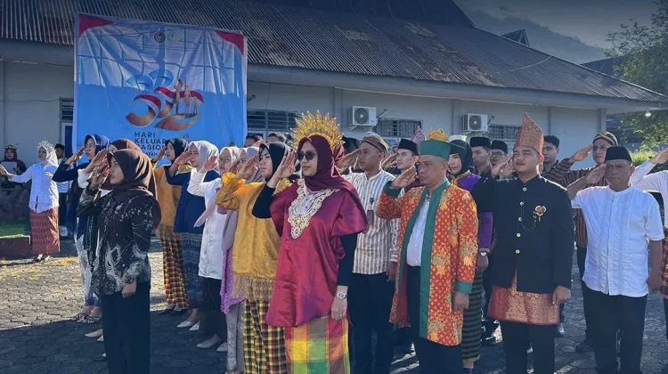 Kanwil Ditjenpas Malut Peringati Harganas Dengan Pakaian Adat Nusantara