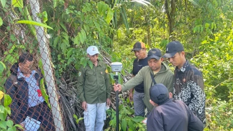 Pertanahan dan Pengadilan Tinjau Lokasi Sengketa Objek Wisata Sula