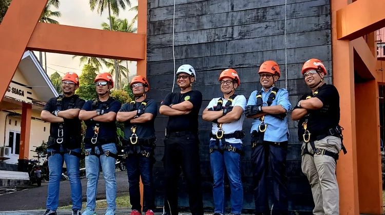 Basarnas Ternate Perkuat Kolaborasi lewat Latihan Rappelling Bersama Mitra