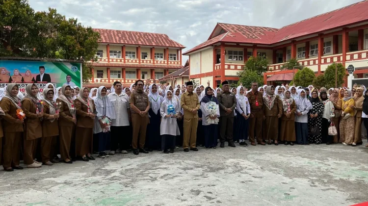 Wakil Gubernur Buka MPLS SMAN 1 Ternate