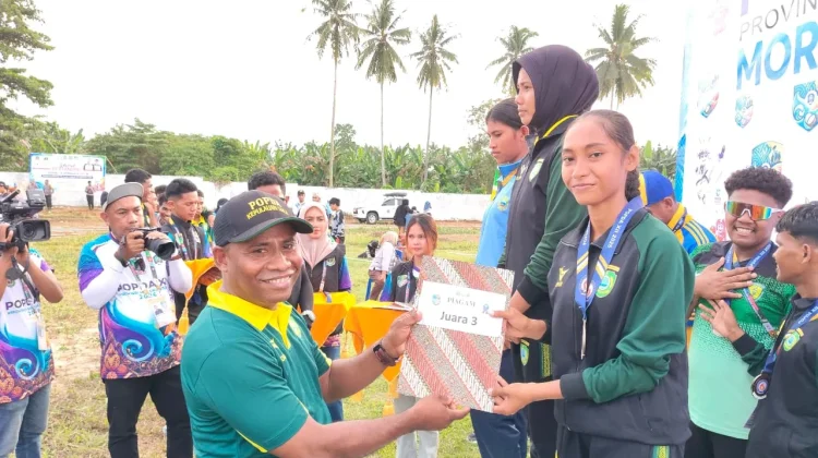 Cabor Atletik Kepulauan Sula Terima 7 Medali Dari Panitia POPDA XII