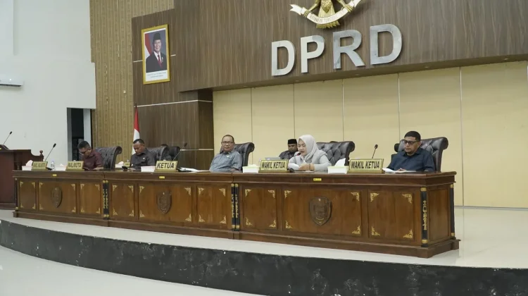 Empat Fraksi Berikan Cacatan Strategis Terkait LPP APBD Kota Tidore Tahun 2025