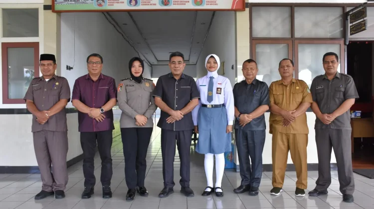 Calon Paskibraka Nasional Asal Tidore Dilepas Wakil Wali Kota
