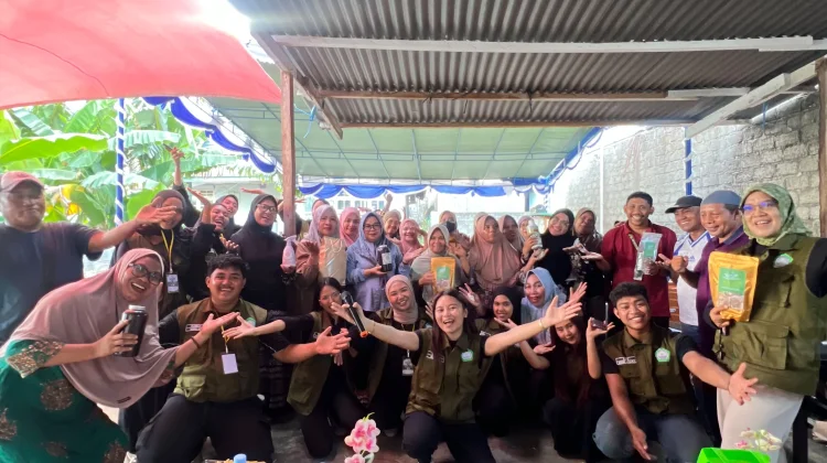 PKM Unkhair Gelar Edukasi Pengolahan Sampah Organik