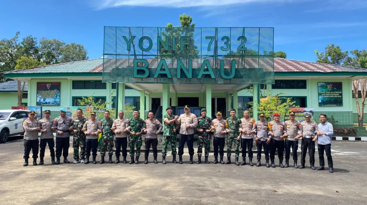 Perkuat Soliditas TNI-Polri, Kapolres Halmahera Barat Sambangi Yonif 732/Banau