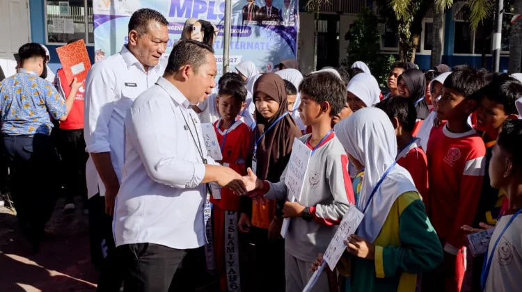Sekda Ternate Tekankan Peningkatan Kapasitas Guru dan Adaptasi Siswa