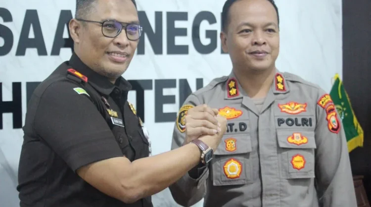 Perkuat Sinergitas, Kapolres Kunjungi Kajari Halmahera Tengah