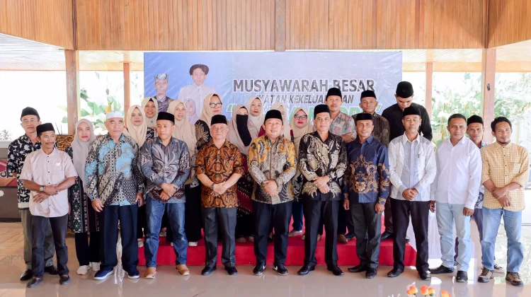 Sekda Ternate Buka Musyawarah Besar Ikatan Kekeluargaan Sihida Ngori