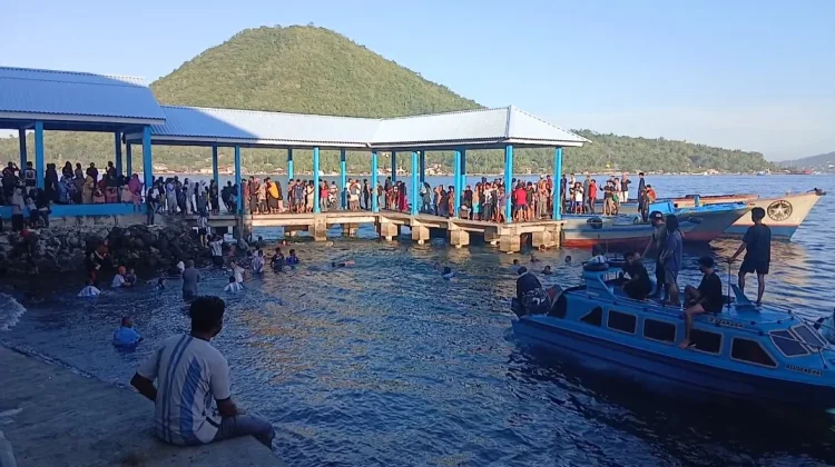 Usai Argentina Takluk di Final, Ribuan Pendukung 'Batobo' di Pelabuhan Rum Tidore