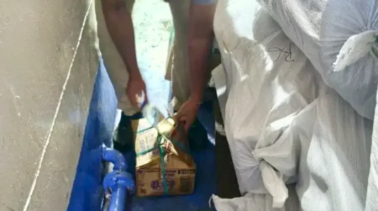 Satreskrim Polres Sula Razia Belasan Botol Miras Ilegal di Pelabuhan Sanana