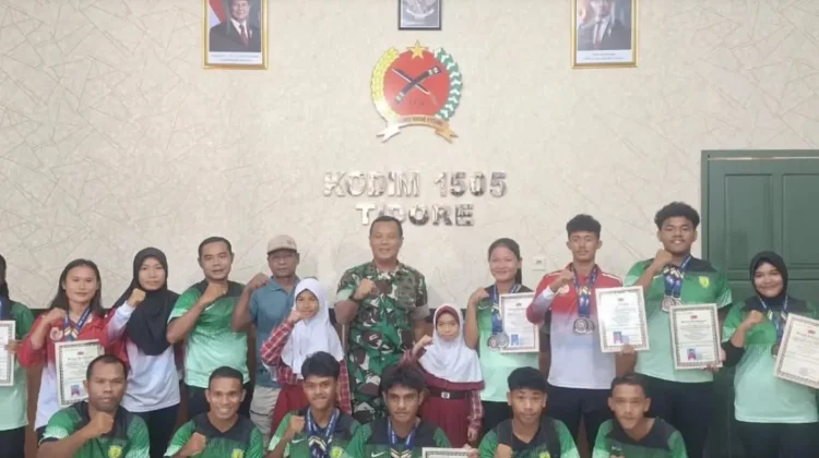Dandim 1505 Berikan Piagam Penghargaan kepada Atlet Atletik Berprestasi