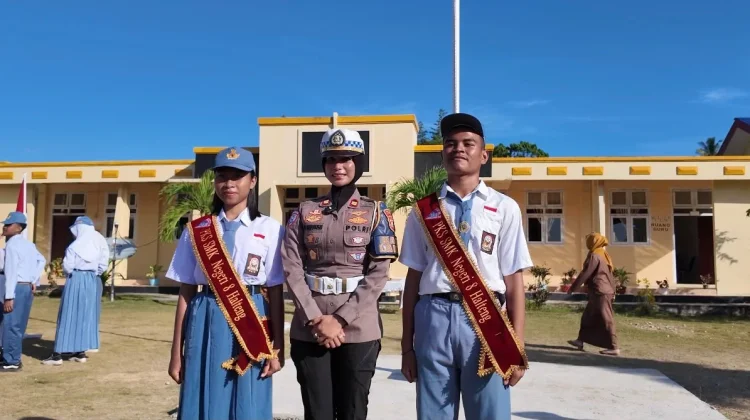 Kasat Lantas Lantik Anggota PKS SMK Negeri 8 Halteng