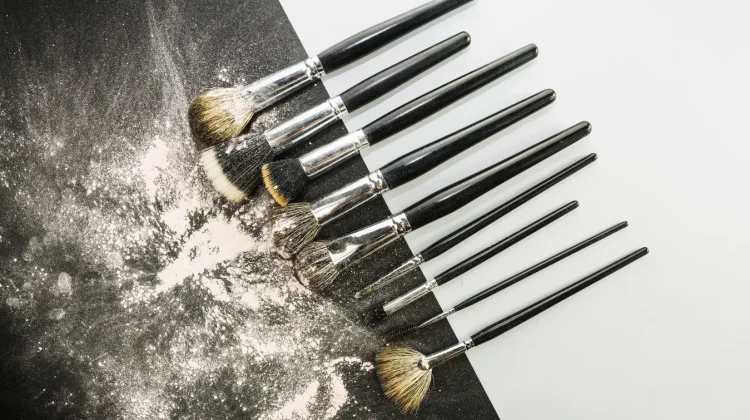 Pentingnya Menjaga Kebersihan Beauty Tools
