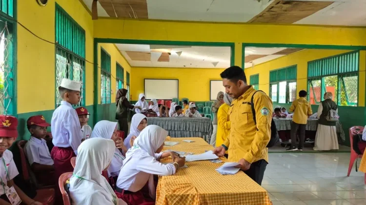 Mahasiswa dan Dosen Unkhair Dampingi UKS SMP Muhammadiyah 1 Tidore Kepulauan