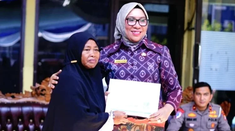 Lima Tahun Taat Pajak, 4 Warga Malut Dihadiahi Emas 9,5 Gram
