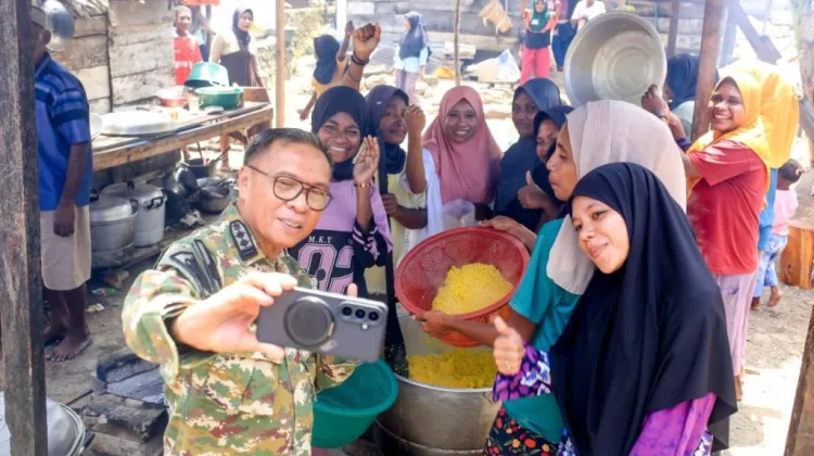 Silaturahmi Bupati Ikram Warnai Kunjungan Kerja di Patani