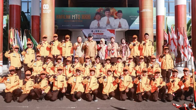 Wali Kota Ternate Lepas Kontingen Pramuka menuju Jamnas XII