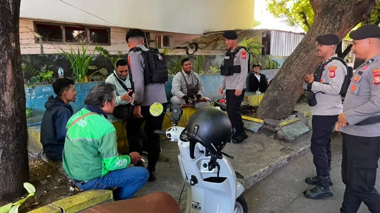 Patroli Humanis Polisi Ajak Masyarakat Jaga Kamtibmas di Ternate
