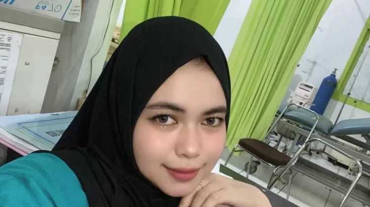Diterjang Ombak, Bidan Muda Ini Jadi Penyelamat Ibu dan Bayi di KM Cantika Lestari 99
