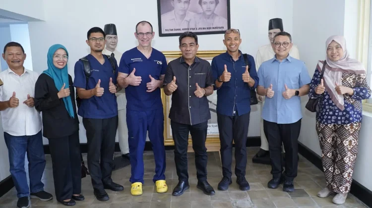 Pemkot Tidore Apresiasi Baksos Operasi Katarak UGM, Targetkan 100 Pasien