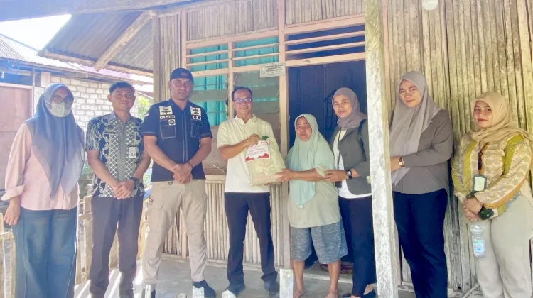 Semarak HUT ke-81 RI, Rutan Soasiu Salurkan Bansos kepada Warga
