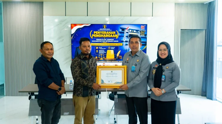 DPRD Haltim Raih Penghargaan JDIH dari Kemenkum Malut