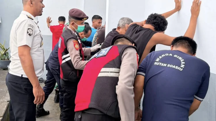 Rutan Soasiu Bersama TNI-Polri Gelar Razia Rutin