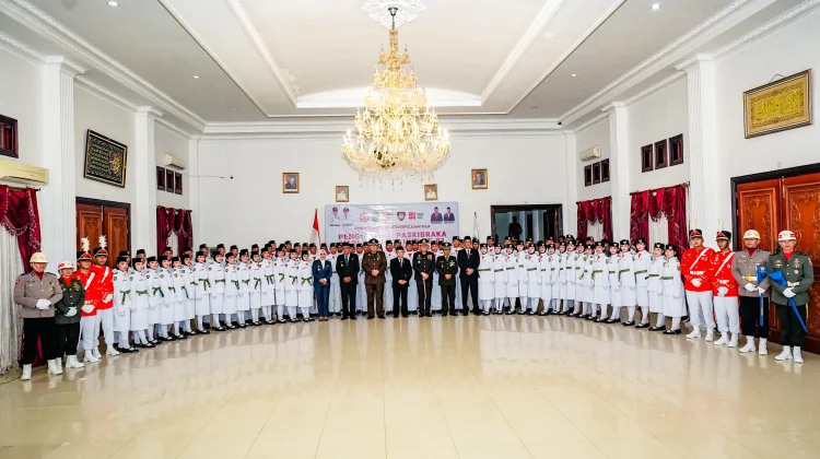 Bupati Sula Kukuhkan Puluhan Paskibraka Kepulauan Sula 2026