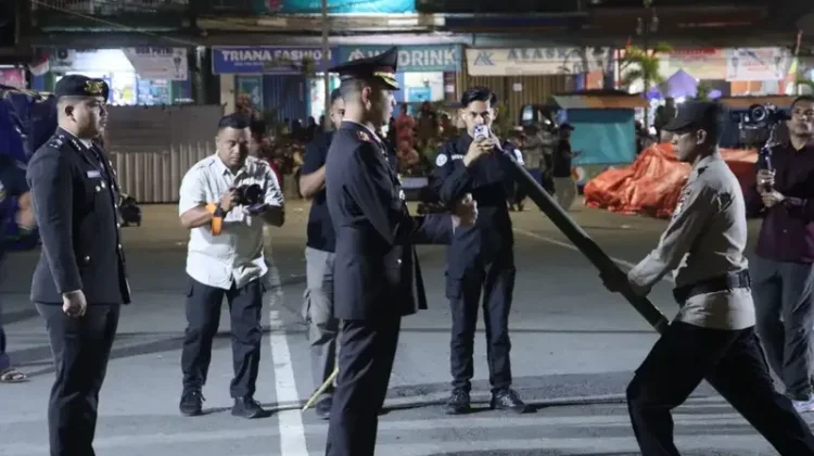 Polres Halsel Gelar Upacara Taptu Sambut HUT RI ke-81