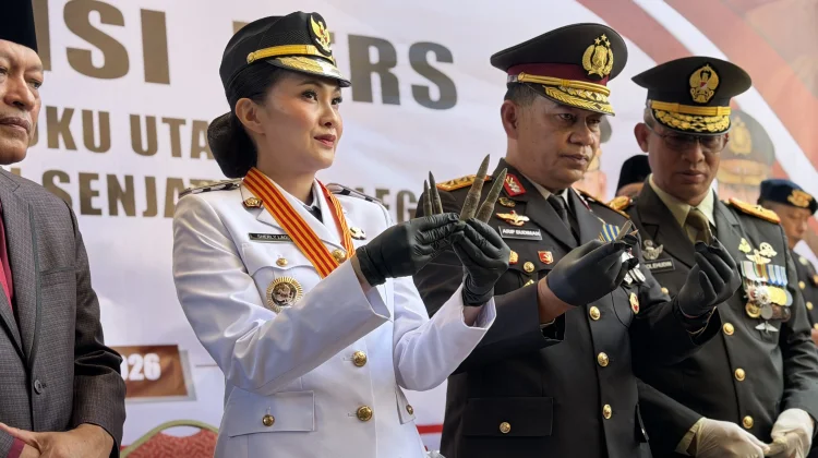 Didampingi Gubernur Sherly, Kapolda Umumkan Pengungkapan 16 Senjata Api Ilegal