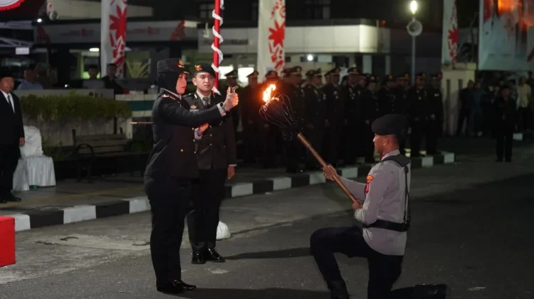 Kapolres Pimpin Upacara Taptu, Kirab Obor Peringatan HUT Kemerdekaan RI di Ternate