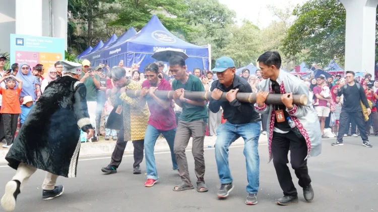 Bambu Gila Maluku Utara Memukau Pesta Rakyat HUT ke-81 RI di TMII Jakarta