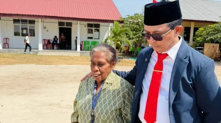 Ibu Agustina Rumthe, Guru Sepuh yang Mengabdi di Ujung Pasifik