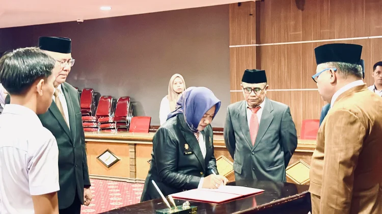 Wa Zaharia, Birokrat Berpengalaman Dipercaya Pimpin Dukcapil Maluku Utara