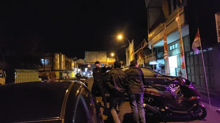 Tim URC Resmob Polda Patroli di Pusat Pertokoan Ternate